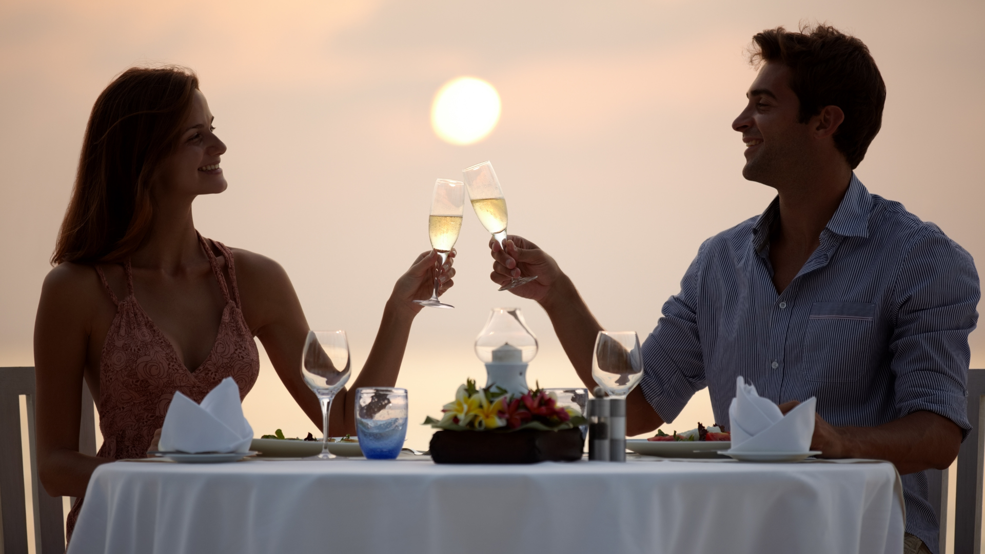 Red Flags and Scams on Luxury Dating Sites: What to Watch For